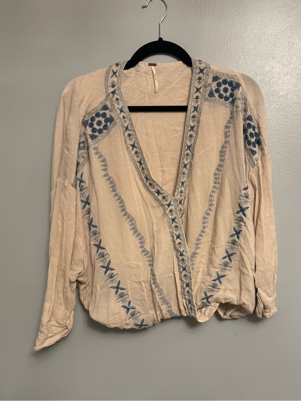 Free People boho Cream top with Blue Embroidery and beading S - Picture 2 of 4